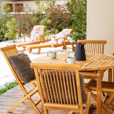4-Room Apartment With Garden, Gym And Shared Spa メジェーヴ エクステリア 写真